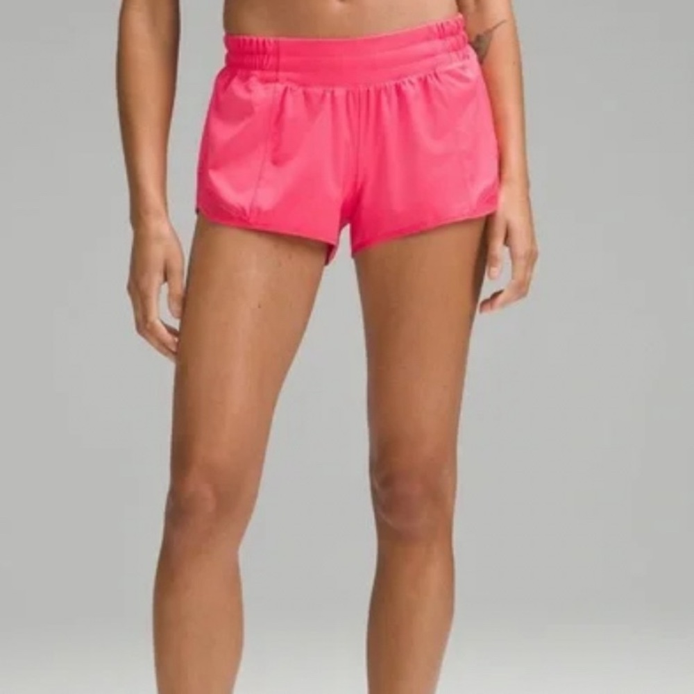 Lululemon pink low rise 2.5in hotty hots